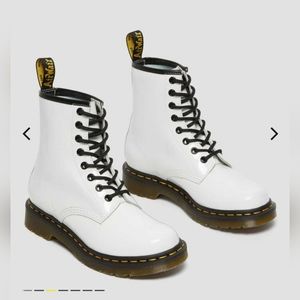 ⚡(Gently used!) Doc Martens - 1460 WOMEN'S PATENT LEATHER LACE UP BOOTS